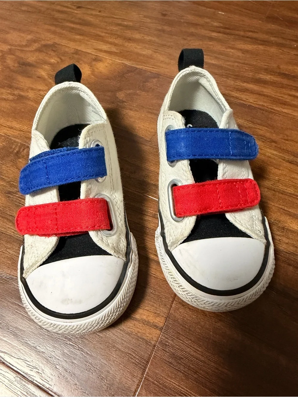 Toddler Converse White Canvas Sneakers with Black Tongue and Red & Blue Straps
